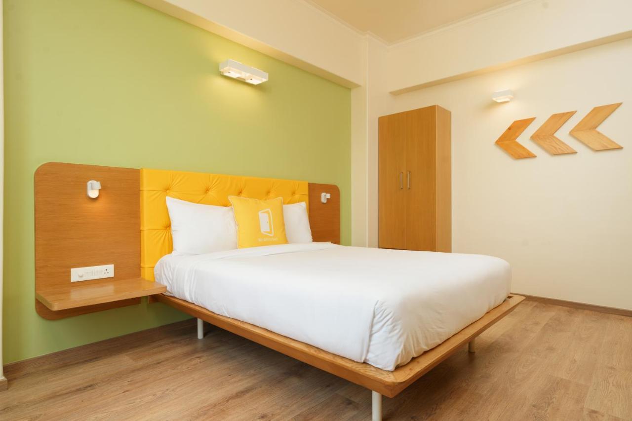 Bloom Hotel - Sector 62 Нойда Экстерьер фото
