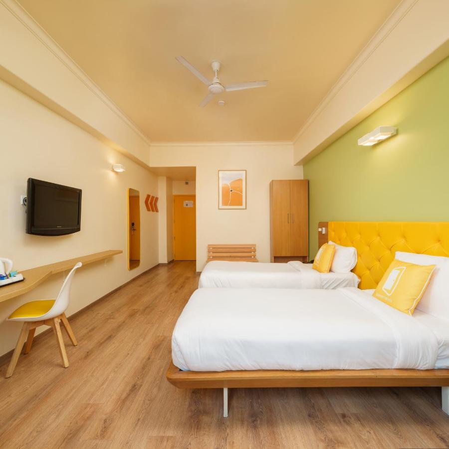 Bloom Hotel - Sector 62 Нойда Экстерьер фото